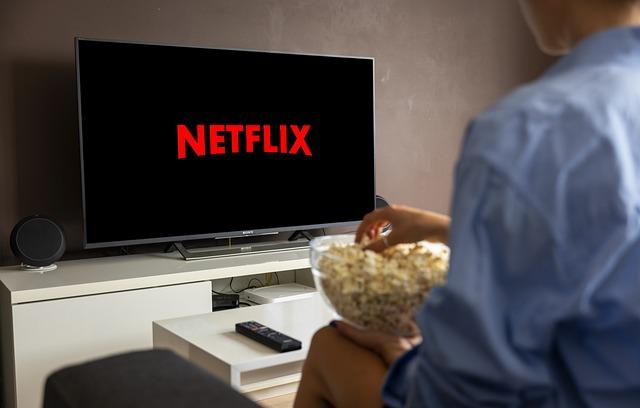 Netflix diet: Jak sledování seriálů ovlivňuje vaše stravování