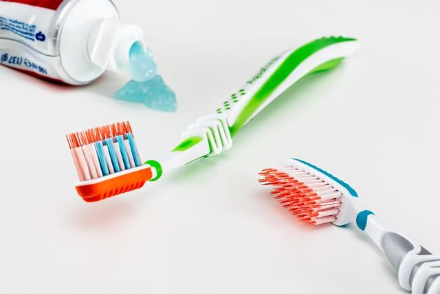 Jak si vybrat správnou zubní kartáček pro dokonalé čištění?